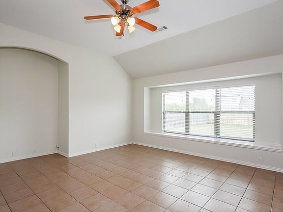 3rd image of 901 Lasso Ln