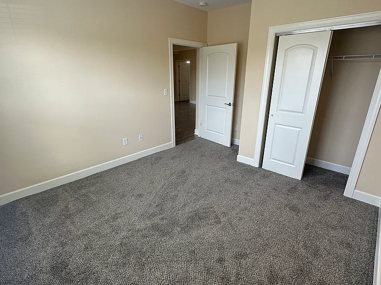 Dockside Village Apartments — Photo 96