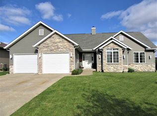 1526 Honeysuckle Ln, Janesville, WI 53546