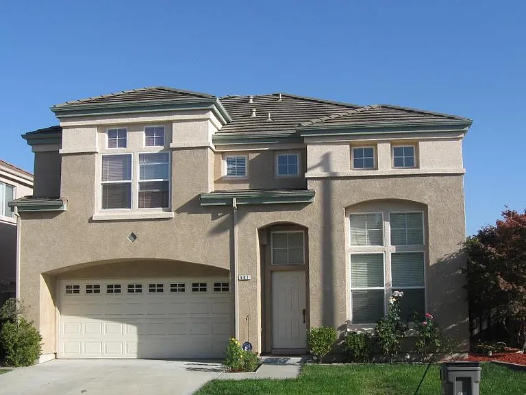 507 Treyburn Cir — Photo 1
