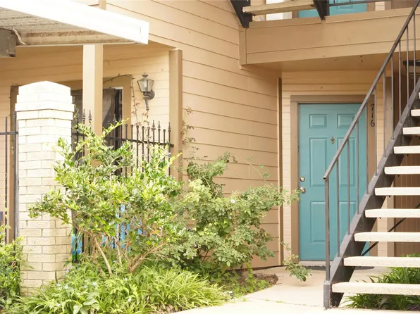 2121 Hepburn St APT 716, Houston, TX 77054
