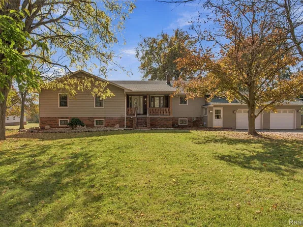 8710 Brookville Rd, Plymouth, MI 48170
