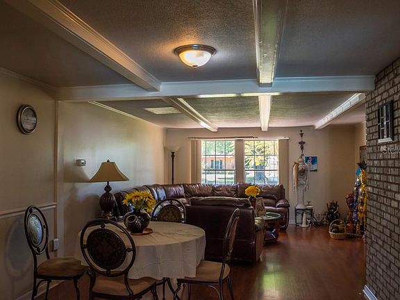 4th image of 3424 Lori Ln N
