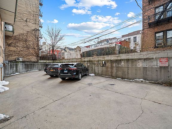 3rd image of 1642 W 9th St APT 3B