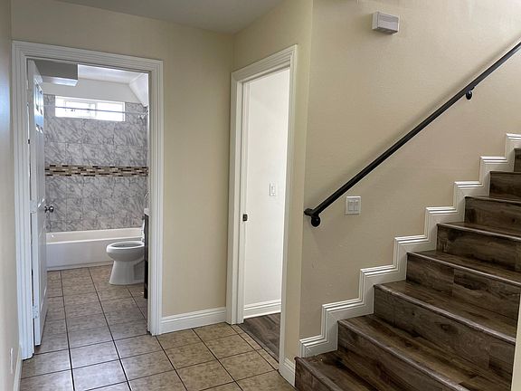 2nd image of 517 W 51st St