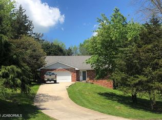 4002 Shamrock Rd, Jefferson City, MO 65101