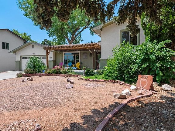 2nd image of 2935 Country Club Dr