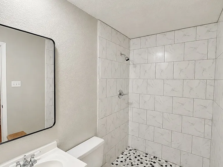 1409 Glacier Dr — Photo 10