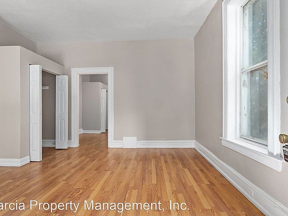 5th image of 2917 Wisconsin Ave