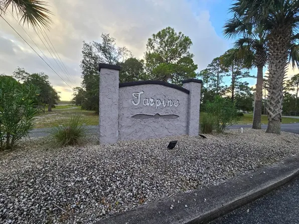 13 Skyhawk Ln, Panacea, FL 32346