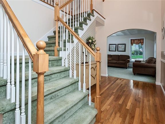 5th image of 20 Regalwood Dr