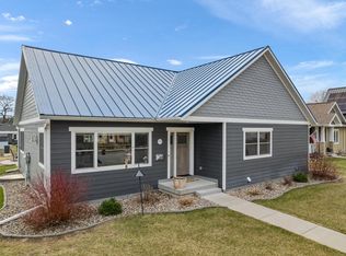 737 24th St N, La Crosse, WI 54601