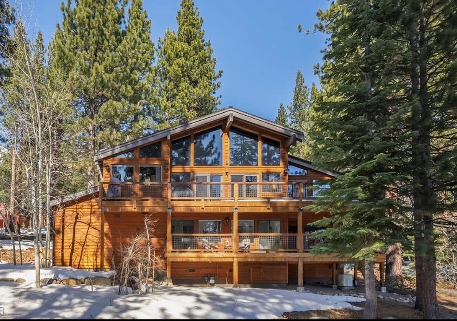 Mountain Modern Retreat- Seasonal Availability — Photo 2