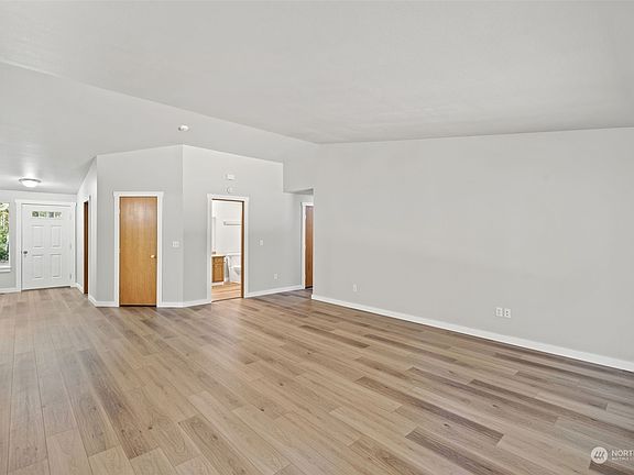 5th image of 9831 Kooley Drive NW