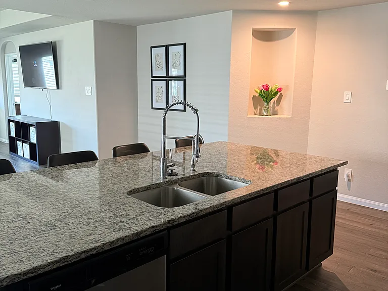 5519 Brooklyn Rose Dr — Photo 4