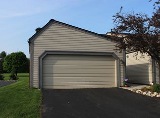 1236 Charleston Ct, Northville, MI