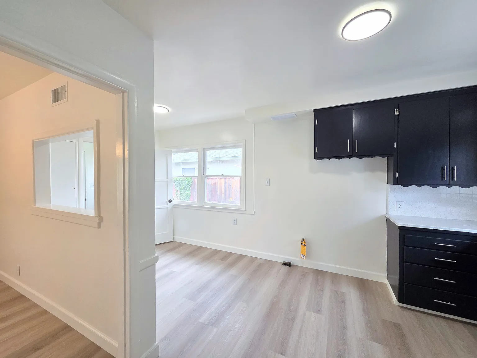 4 bed, 2.5 bath, 1948 sqft, $4,750 — Photo 3