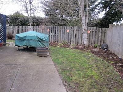 2nd image of 734 SW Lillyben Ave