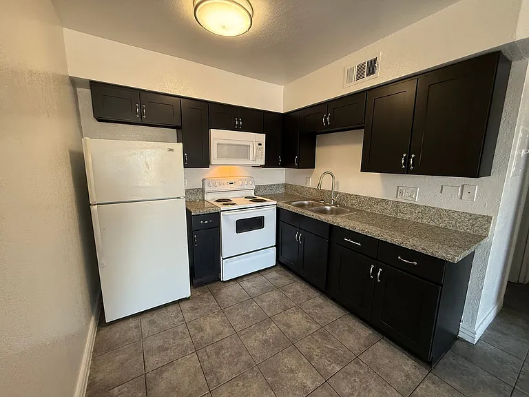 Wilshire place — Photo 12