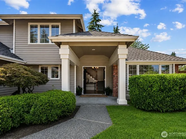 24717 SE 45th Pl, Issaquah, WA 98029