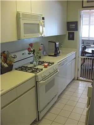 Sold by R New York | media 23