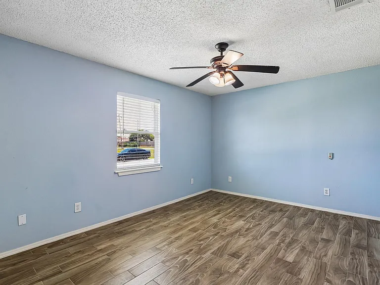 5709 Maco St — Photo 18