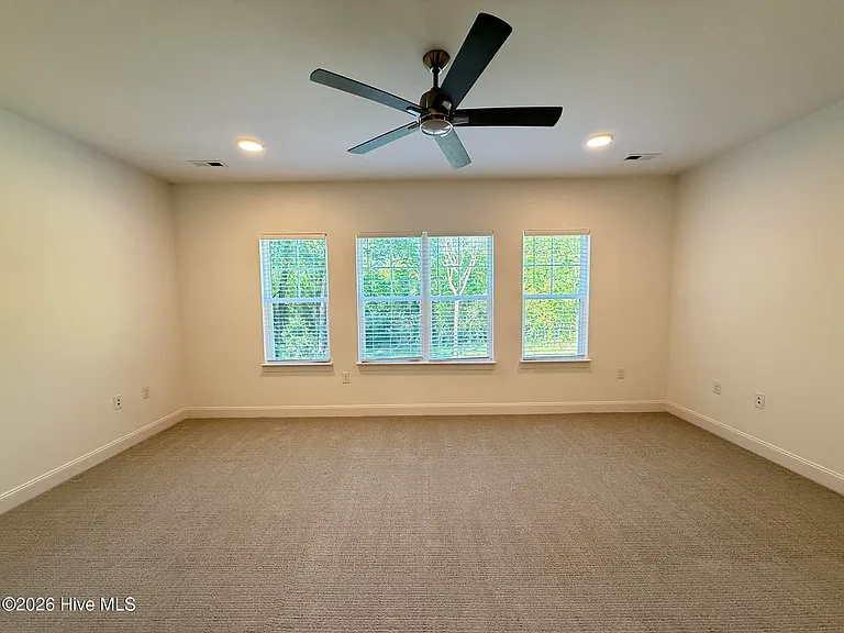 355 James St — Photo 21
