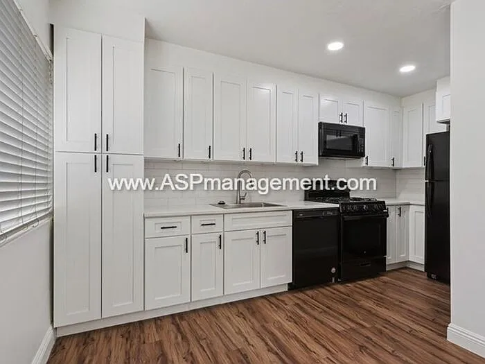 2554 E Park St #B — Photo 8