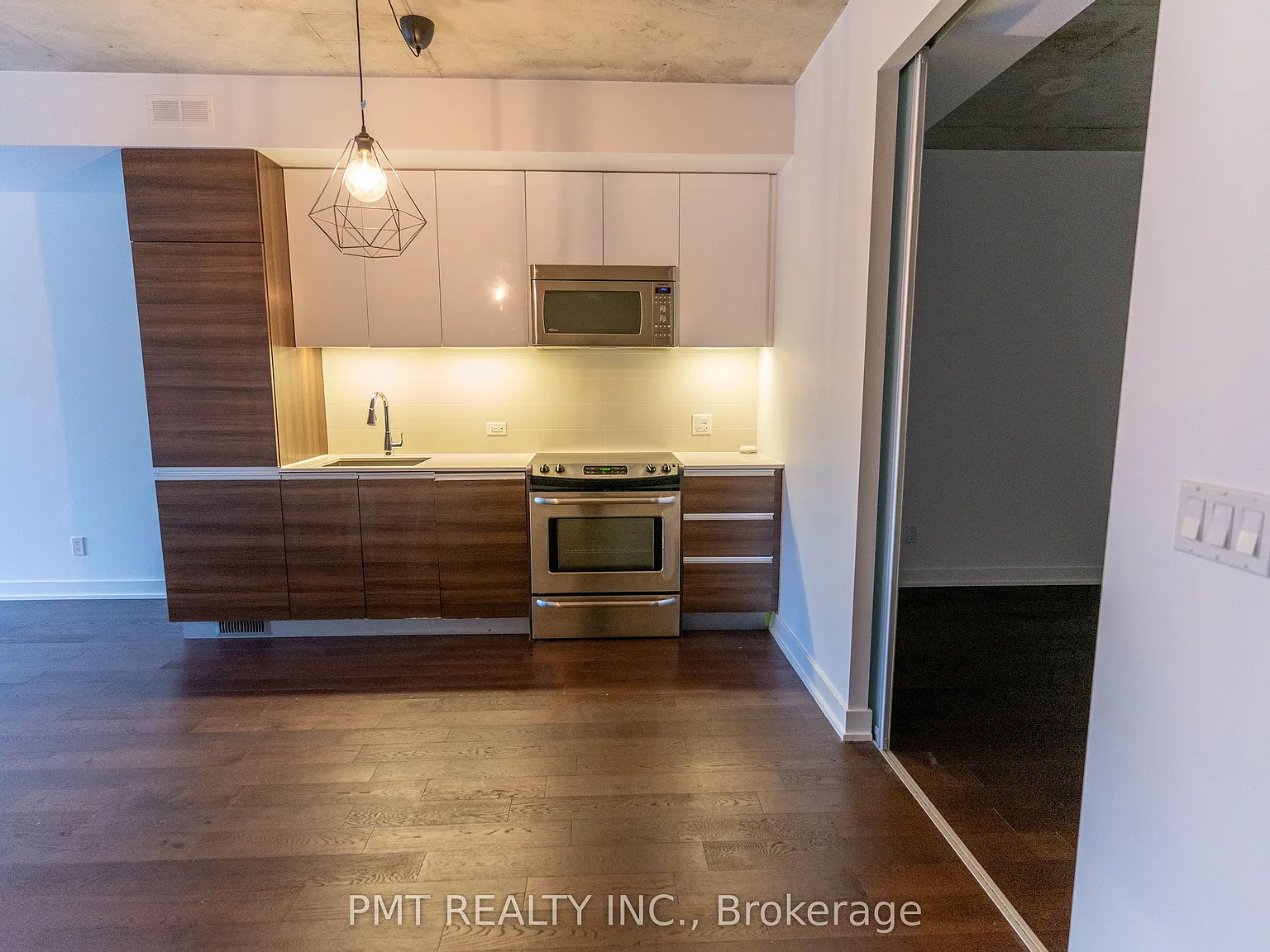 3 bed, $2,950 — Photo 2