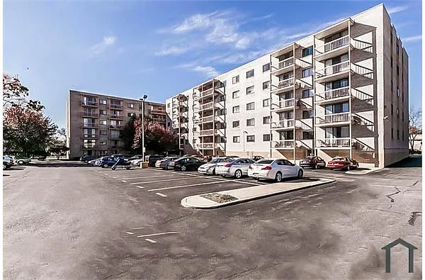 Building Photo - 130 Slade Ave #322
