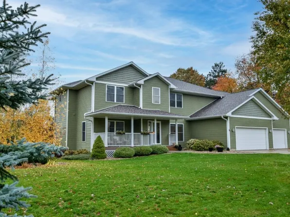 S4117 Whispering Pines Dr, Baraboo, WI 53913