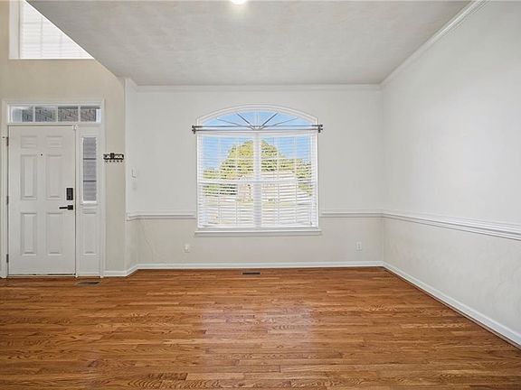 3rd image of 237 Castleberry Dr