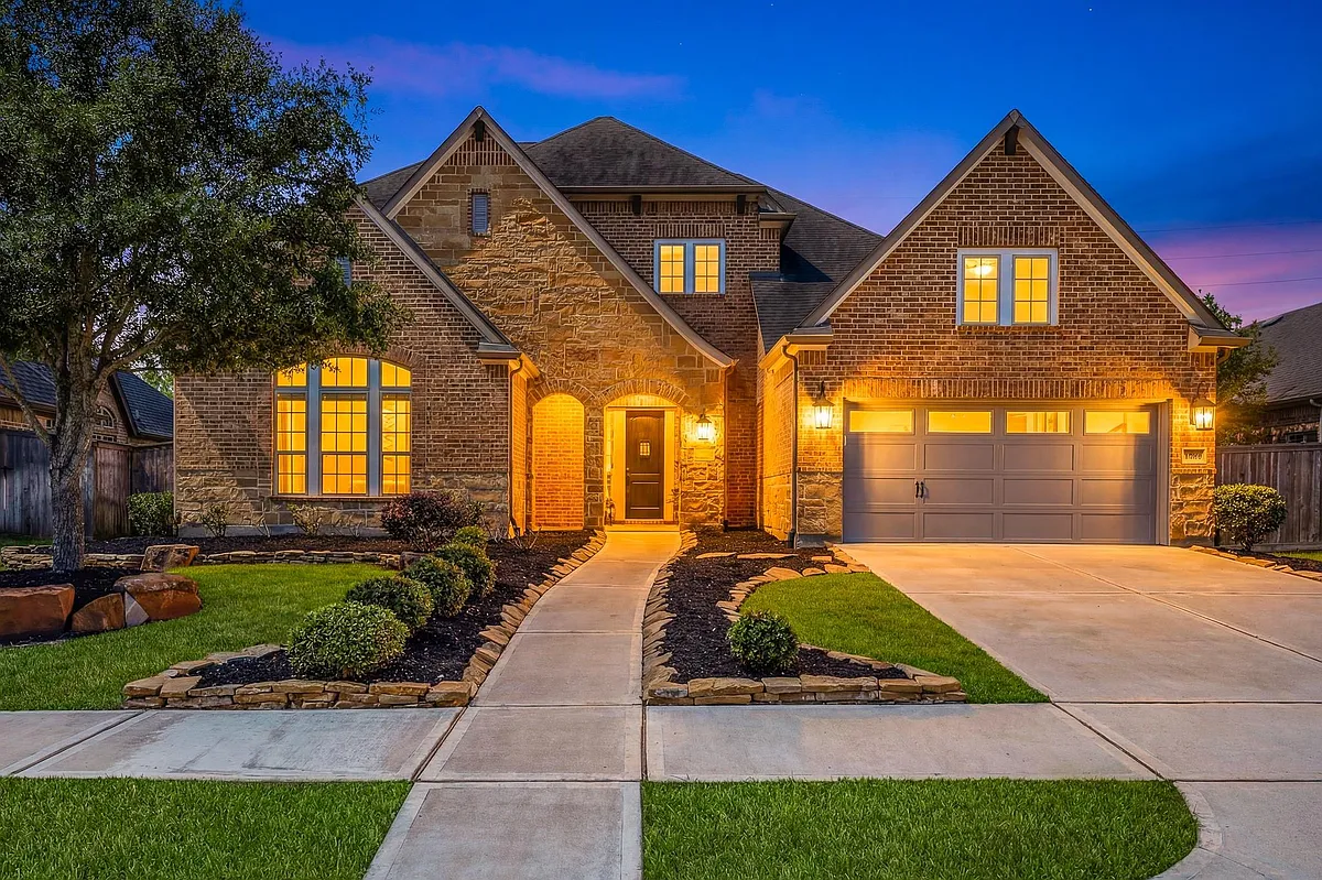 Building Photo - 2418 Sandhill Crest Ln