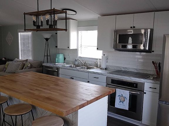 4th image of 43 Terrace Dr