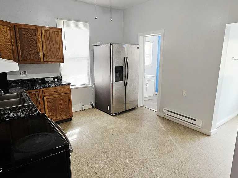 1319 Washburn St #1 — Photo 4