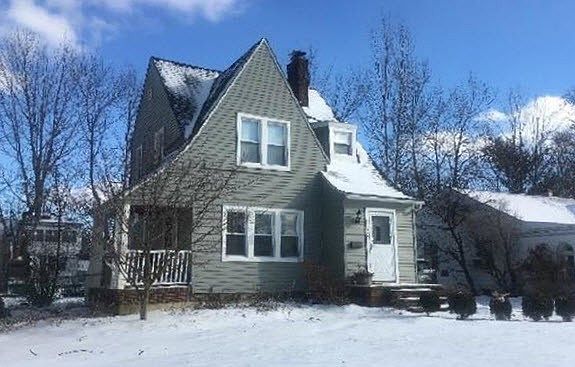 2nd image of 1133 Genesee Ave