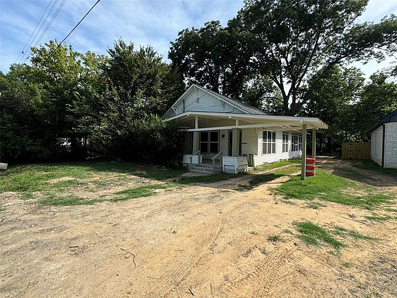 2nd image of 306 Little St