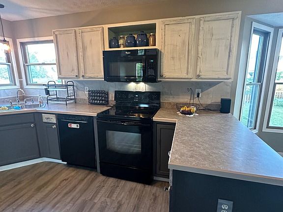 4th image of 4517 Dungannon Dr