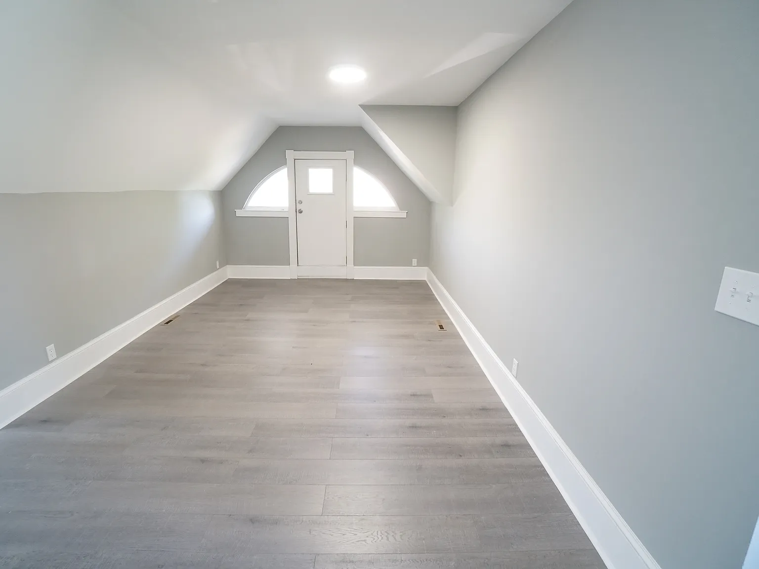 4 bed, 1800 sqft, $2,800 — Photo 4
