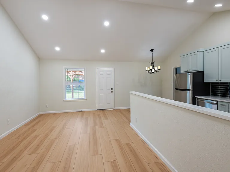 3418 Woodthrush Ln — Photo 3