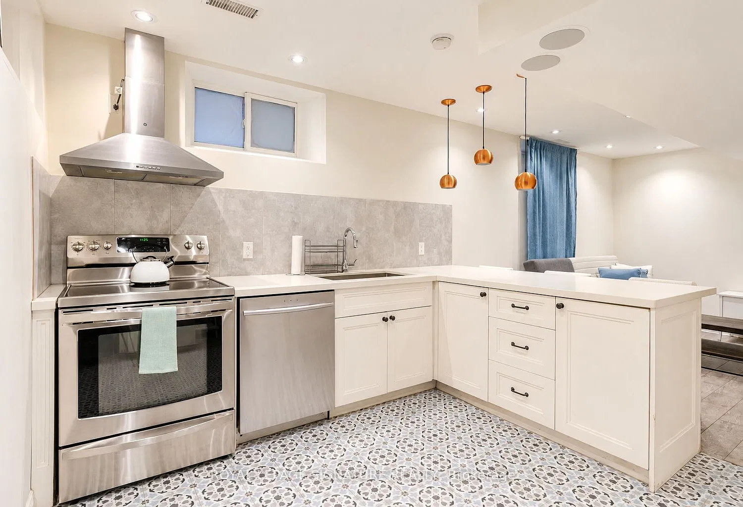 1 bed, $2,300 — Photo 2