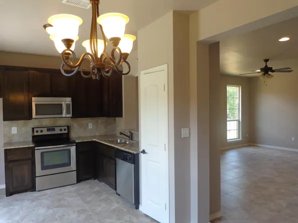 222 White St, Mount Pleasant, TX 75455