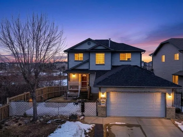 16107 92nd St NW, Edmonton, AB T5Z 3N1