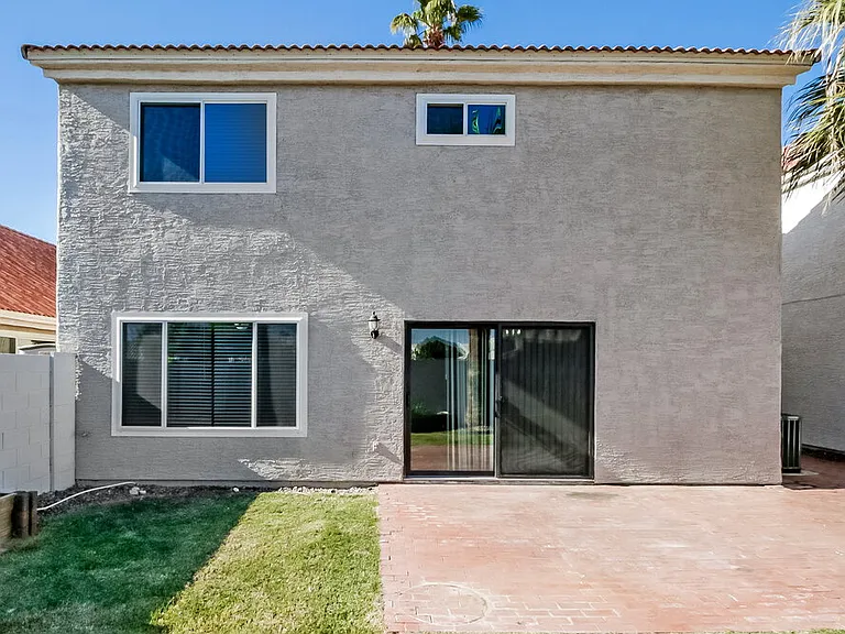 521 N Redrock St — Photo 16