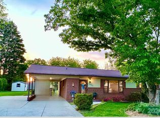 2631 14th St NE, Hickory, NC 28601