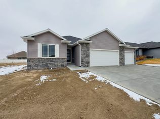 4807 15th Ave, Place Kearney, NE 68847