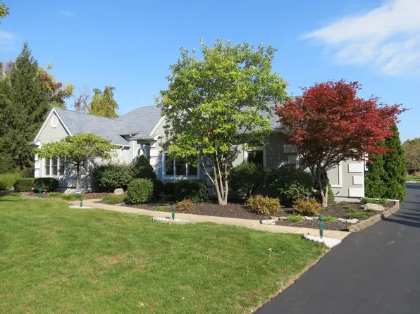 1025 Chalet Dr, Sandusky, OH 44870