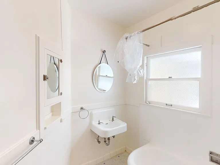 607 Beacon St — Photo 13