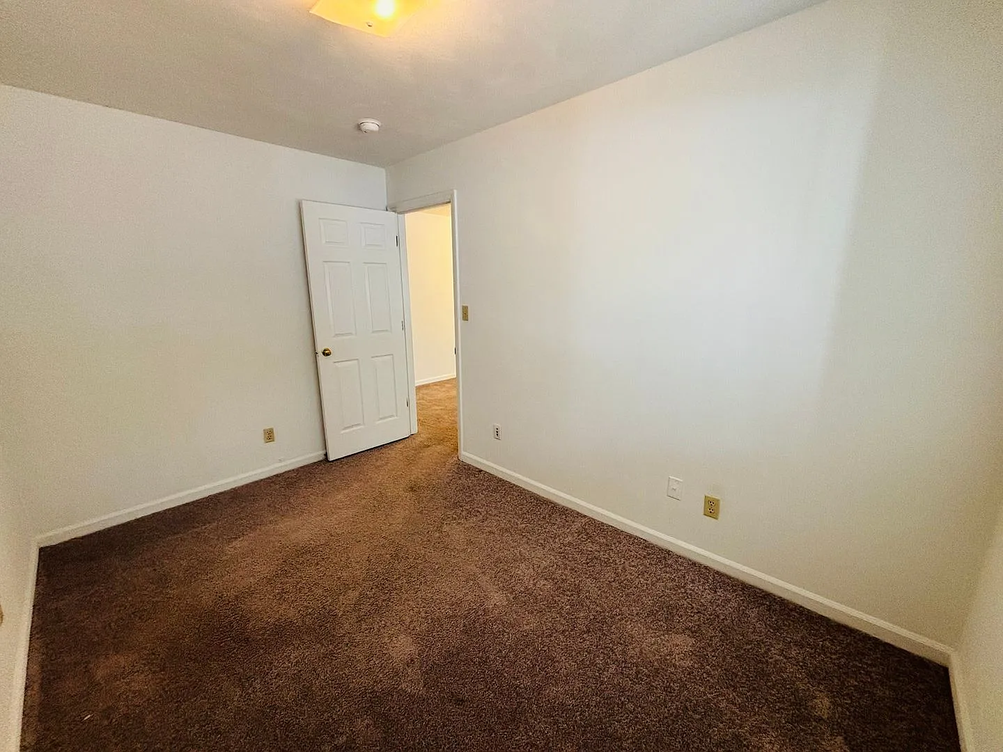 4 Bedroom 2 Bath Condo — Photo 4