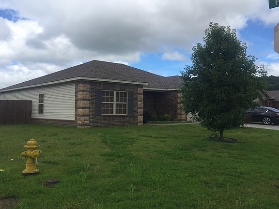 3rd image of 1819 Scarlet Oak Dr